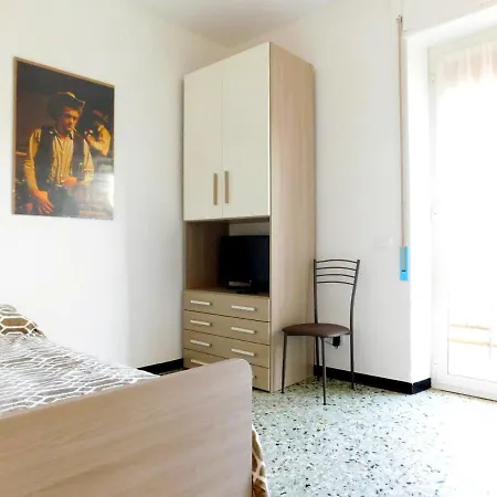 Aloha House!!! * Levanto